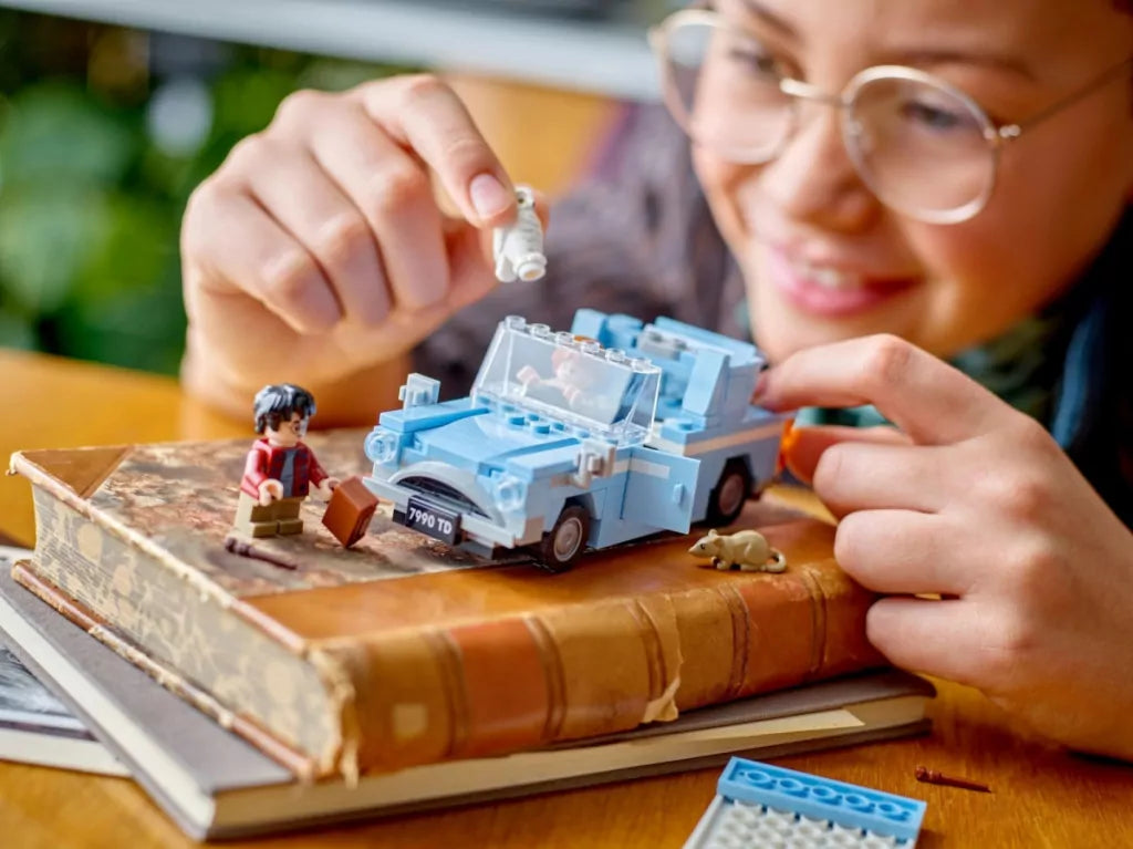 LEGO® Harry Potter. Podróż Harry'ego i Rona w Latającym Fordzie Anglia 76424