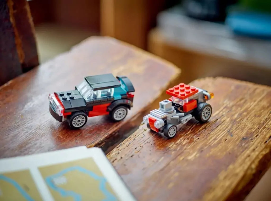 LEGO® Creator. Ciężarówka z platformą i helikopterem 31146